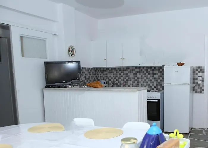 Holiday home White In Olive Trees And Seaview To Panagia Almiropotamos